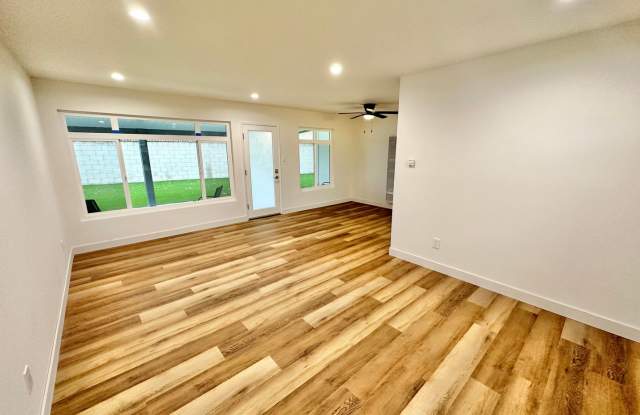 BEAUTIFULLY REMODELED 3B/R, 2BA HOUSE WITH LARGE TURFED BACKYARD Gallery 4