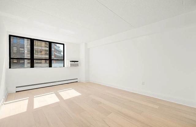 301 W 110th St Apt 5V Gallery 1