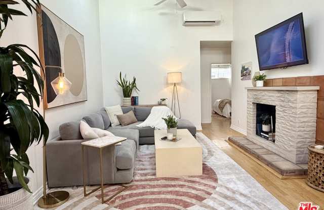 732 Navy St - 732 Navy Street, Santa Monica, CA 90405