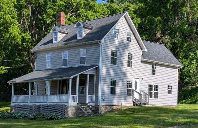 4 Bedroom Darlington Home Near State Park photos photos