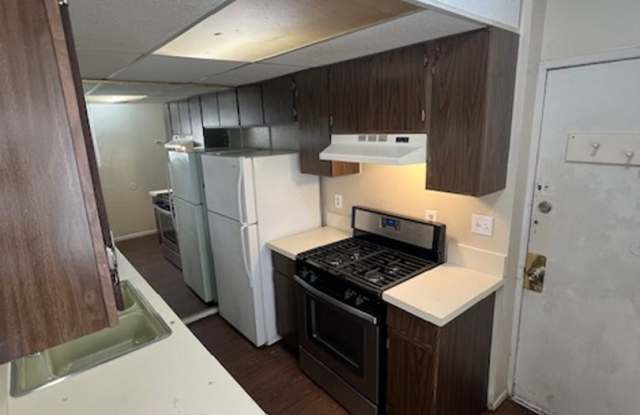 Studio and Bath, 500 sqft with washer/dryer in complex photos photos