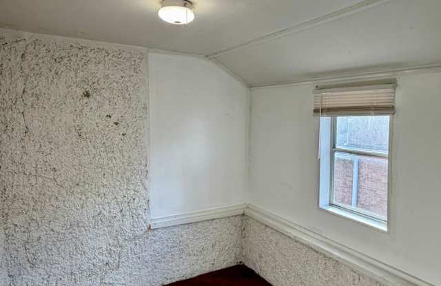 For Rent 4 Bedroom 1 Bath Field Club Row House Gallery 4