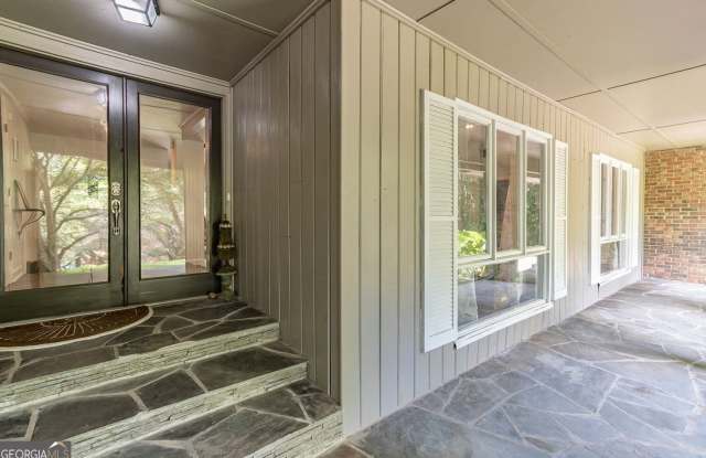 300 Cedar Knoll Court Gallery 4