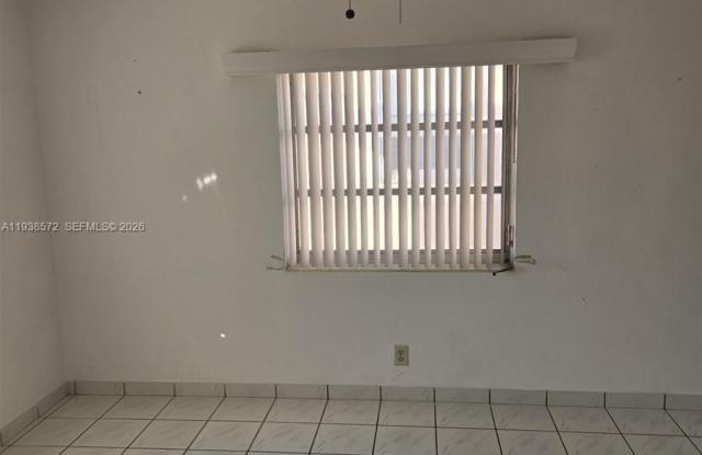 1708 Plunkett St Gallery 2