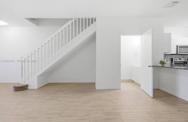 2066 Madeira Drive 2066, Weston, FL 33327 - 1916 Gallery 4