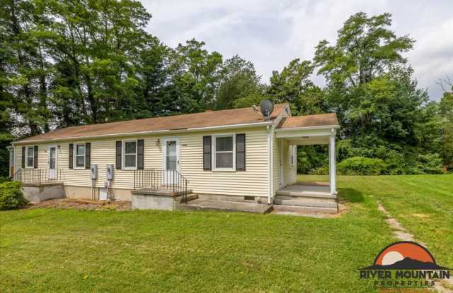 Convenient Blacksburg Duplex Close to VT Gallery 1