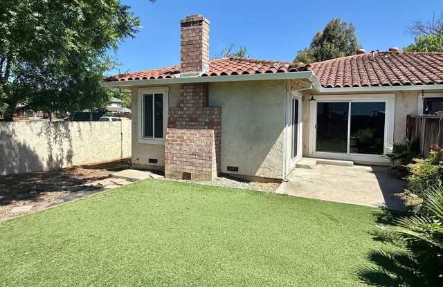 Updated 3 Bedroom 2 Bath Blossom Valley Duplex w/Private Yard photos photos