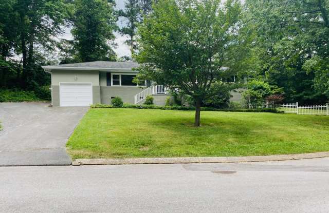 315 Oakmont Ln Gallery 2
