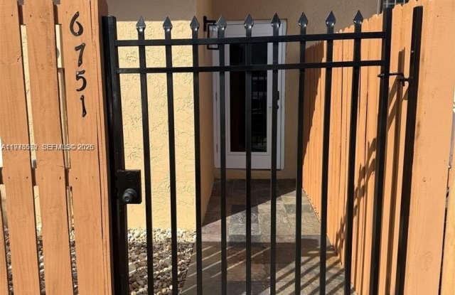 6751 NW 193rd Ln photos photos