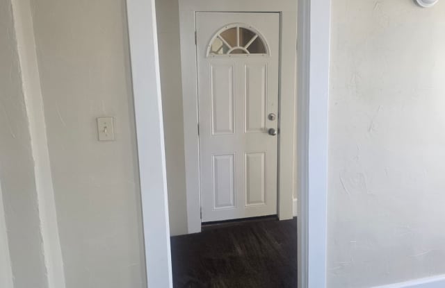 Amherst (372-374) Gallery 1