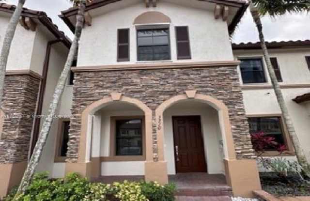 3210 Southeast 6th Street - 3210 Southeast 6th Street, Homestead, FL 33033