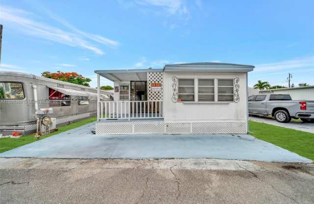 346 Maple St photos photos