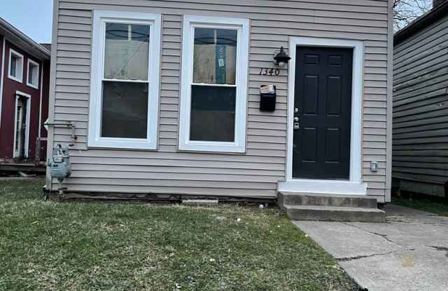 Newly Renovated 2 Bedroom House in Shelby Park photos photos Newly Renovated 2 Bedroom House in Shelby Park photos photos