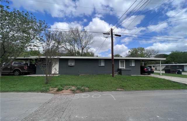 1011 Hackberry Street photos photos