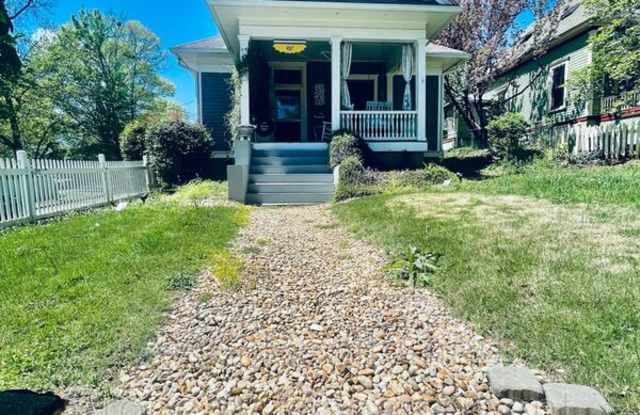487 Boulevard Southeast photos photos