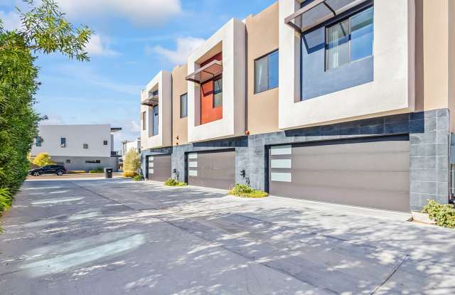 Townhouse For Rent in the Heart of Scottsdale - 3107 North 70th Street, Scottsdale, AZ 85251