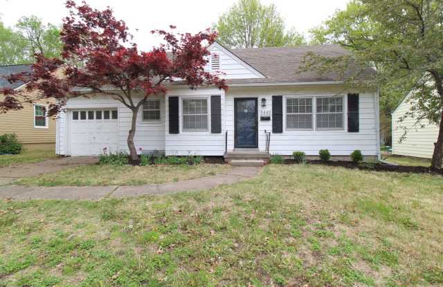 2 Bedroom 1 Bath Home In Roeland Park - 5445 Juniper Drive, Roeland Park, KS 66205