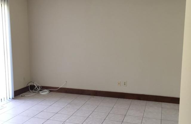 Charming 4 bedroom / 2 bath home waiting for you. Gallery 4