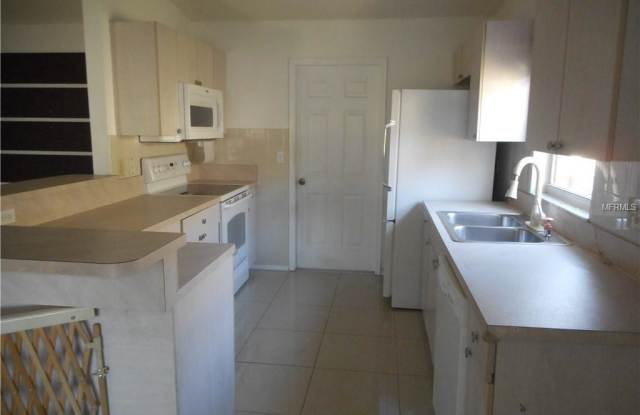 6320 CEDARBROOK DRIVE S Gallery 4