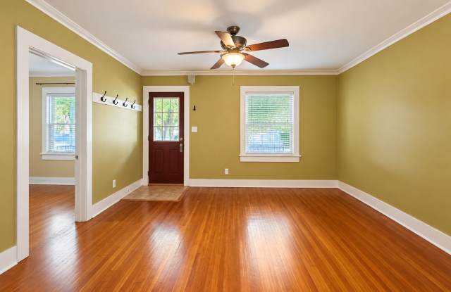 Charming 2 Bedroom Home Available! Gallery 4