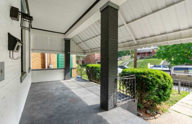 5218 Gertrude St Gallery 2