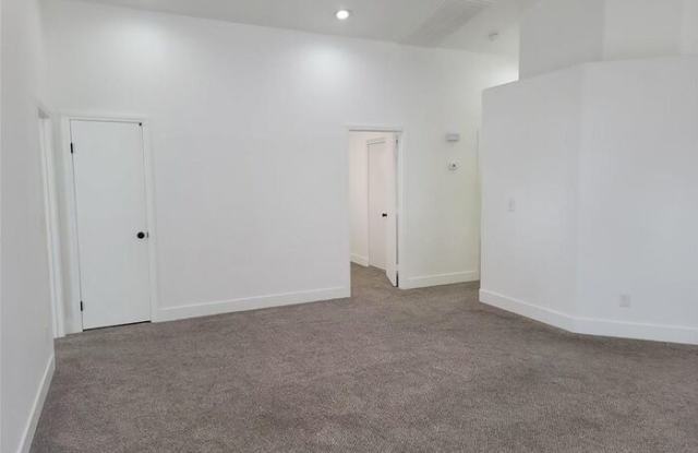 10517 Beachwalk Place Gallery 4