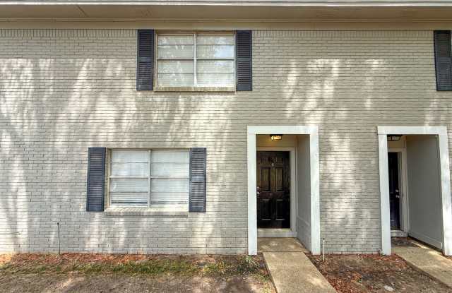 3 Bedroom 1.5 Bath Townhouse For Rent! photos photos