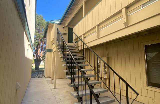 1 bedroom, 1 bathroom upstairs unit photos photos