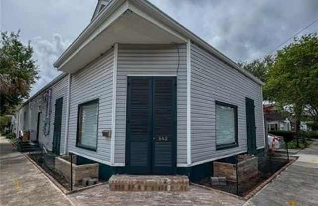 642 N HENNESSEY Street photos photos