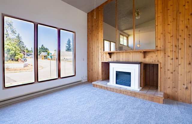 3328 East 34th Avenue photos photos