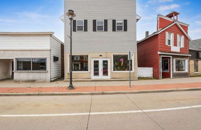 Water Included! Spacious 2 Bedroom, 2 Bathroom Upper Apartment with 2-Stall Garage Gallery 1