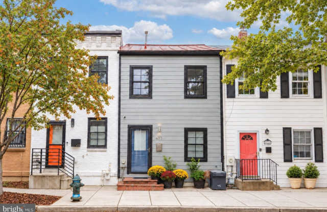 435 RIDGE Street NW Gallery 1