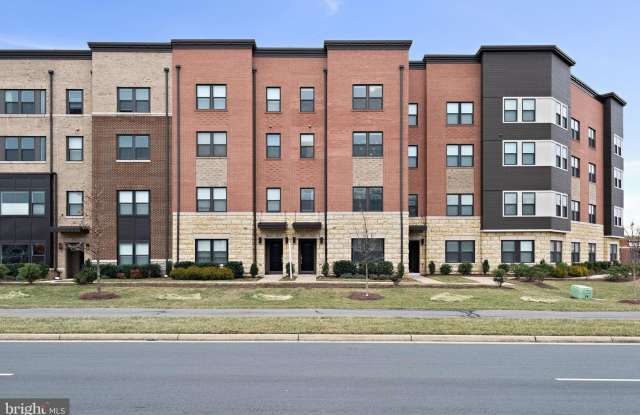 44742 TIVERTON SQ photos photos