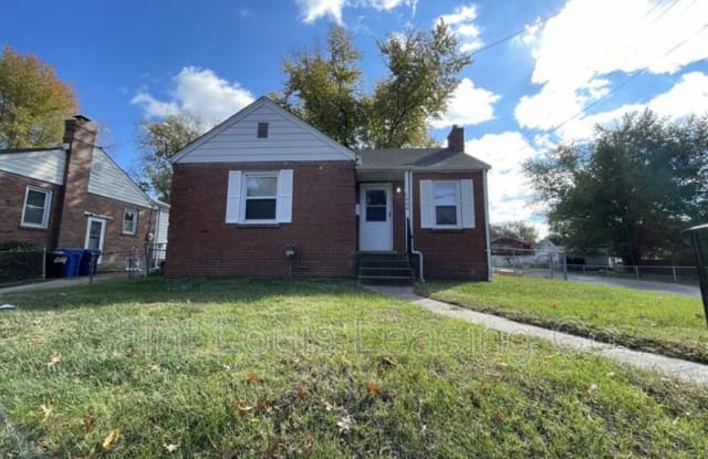 1004 N New Florissant Rd - 1004 North New Florissant Road, Florissant, MO 63031