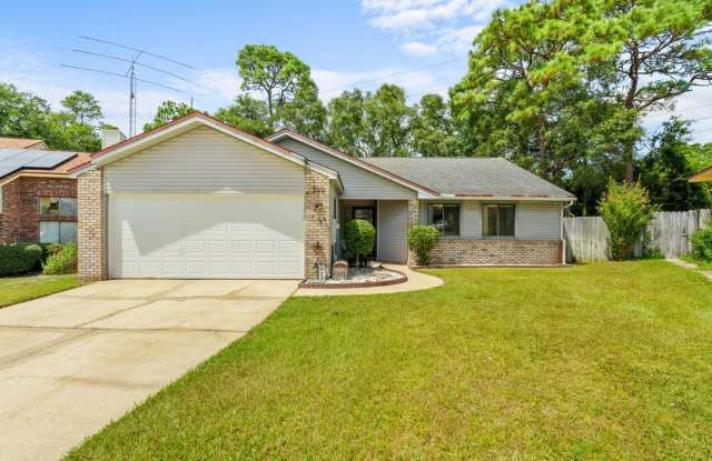 Charming Niceville Home with Spacious Backyard! photos photos