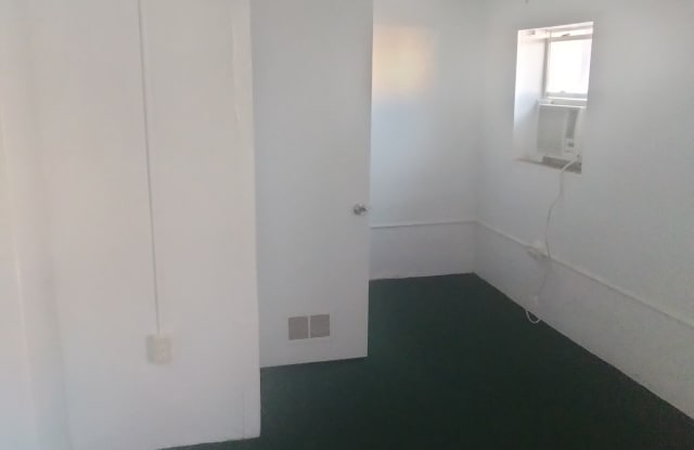 111 N 8th St - 111 North 8th Street, Quincy, IL 62301