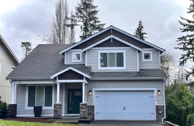 Charming Kennydale 5 Bedroom + Bonus room - 2013 Northeast 27th Street, Renton, WA 98056
