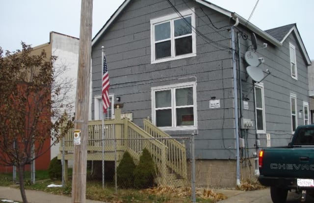 5535  18 avenue 1 - 5535 18th Ave, Kenosha, WI 53140