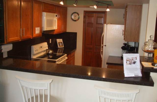 7671 S Cove Cir Gallery 4