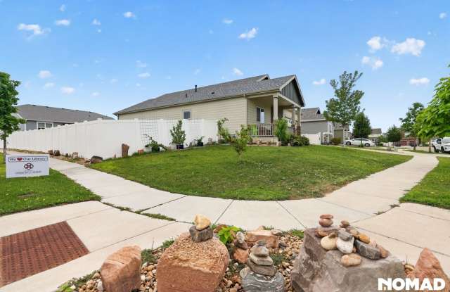 Spacious & Modern 5-Bedroom Kid and Pet Friendly Home  in Berthoud! Gallery 4