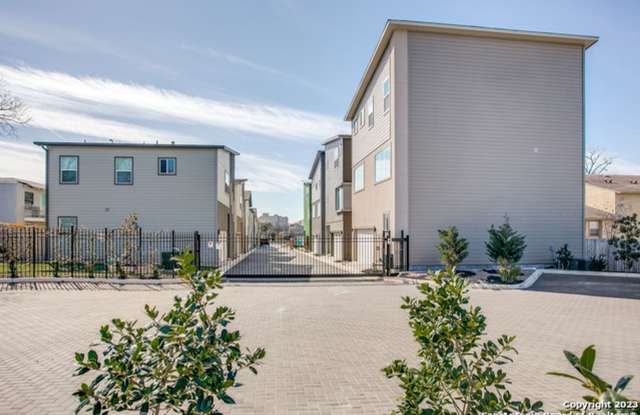 LUXURY 3-BEDROOM ALAMO HEIGHTS TOWNHOME photos photos