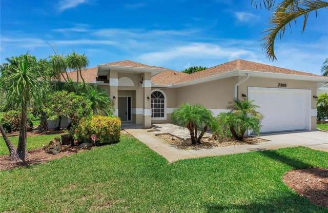 2389 Piccadilly Circus photos photos