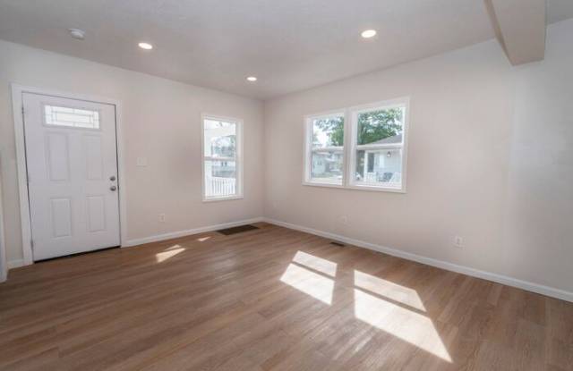 111 Campbell Street Gallery 4