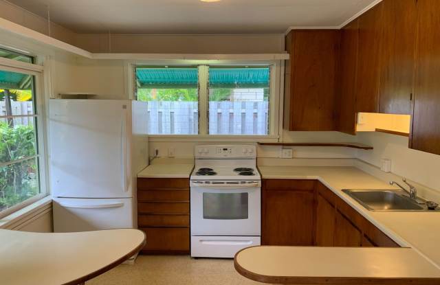 Sustainable Coastal Lifestyle: 2BR House with PV Solar Near Beach photos photos