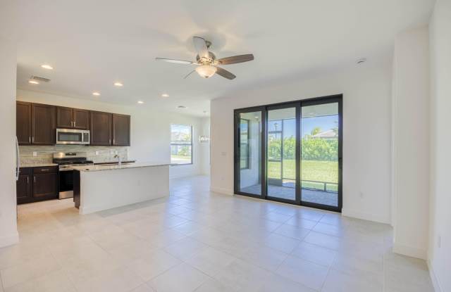 12555 SW Manatee Marsh Terrace Gallery 4