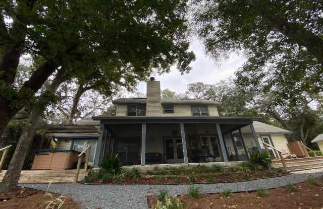 2866 OAKLAND DR Gallery 3