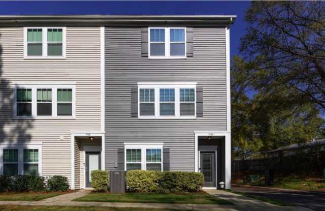 1028 Sharon Towns Drive photos photos