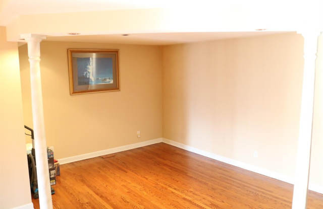10316 Cherrywood Lane Gallery 3