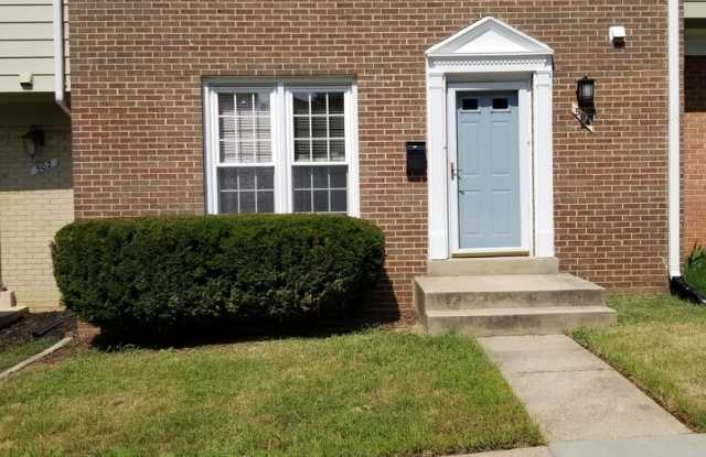 Very spacious, multi-level 3 bedroom townhouse. - 504 Monet Drive, Rockville, MD 20850