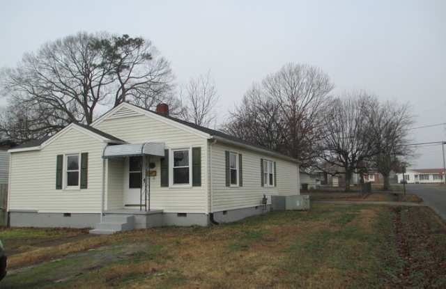 901 Carolina Street - 901 Carolina Street, Roanoke Rapids, NC 27870